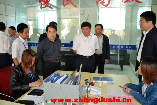 山東省人力資源和社會保障廳規(guī)劃財務(wù)處郭增祥來汶上縣視察