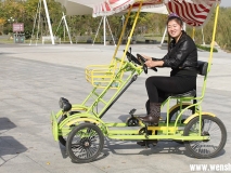 汶上蓮花湖濕地公園四輪車(chē)美女