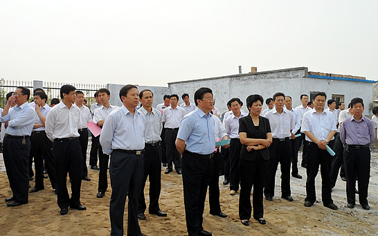 濟(jì)寧市農(nóng)村土地承包經(jīng)營權(quán)流轉(zhuǎn)工作現(xiàn)場會議在汶上縣召開