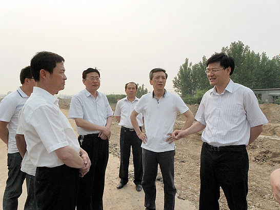 汶上縣委副書記、縣長(zhǎng)孫琪督導(dǎo)檢查蒙館線汶上西段拓寬工程建設(shè)情況