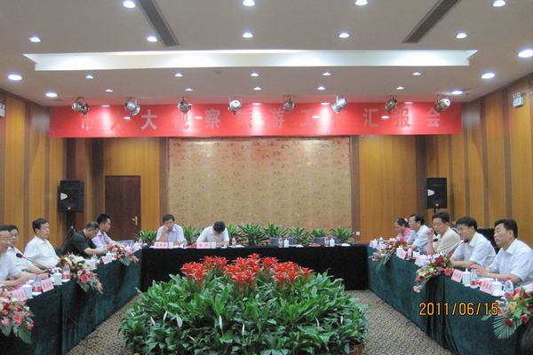 濟(jì)寧市人大常委會(huì)副主任殷允嶺帶領(lǐng)市人大視察調(diào)研組來(lái)汶上縣調(diào)研旅游工作。