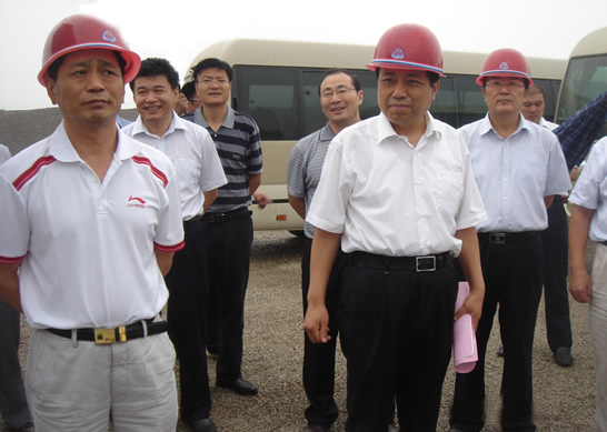 山東省省交通運輸廳副廳長范正金來汶上縣督導(dǎo)檢查濟徐高速公路建設(shè)情況
