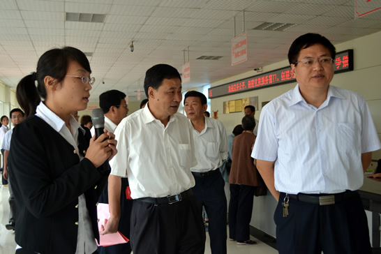 汶上縣人大常委會(huì)副主任戴福盈視察汶上縣人力資源和社會(huì)保障工作