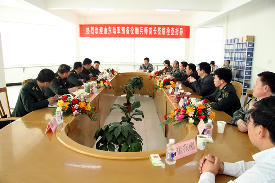山東陸軍預(yù)備役炮兵師政委曹曉明來汶上縣檢查預(yù)備役組織整頓工作