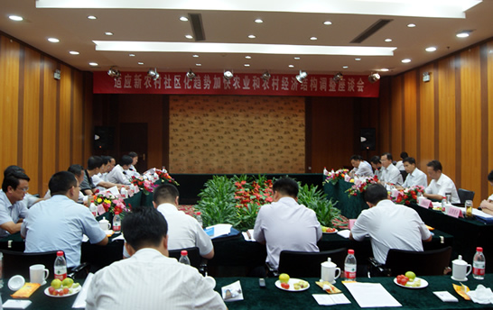 山東省農(nóng)業(yè)廳副廳長(zhǎng)王登啟來(lái)汶上縣調(diào)研關(guān)于適應(yīng)新農(nóng)村社區(qū)化趨勢(shì)加快農(nóng)業(yè)和農(nóng)村經(jīng)濟(jì)結(jié)構(gòu) ...