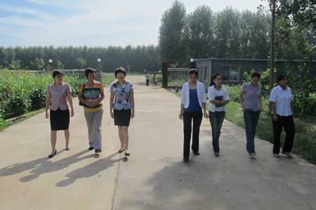 濟寧市婦聯(lián)副主席王原率市婦聯(lián)城鄉(xiāng)發(fā)展部一行來汶上縣就婦女創(chuàng)業(yè)項目進行調研
