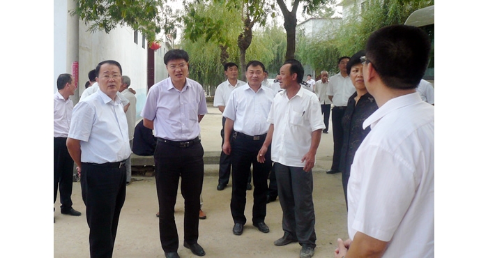 汶上汶上縣領(lǐng)導(dǎo)趙東升，孫琪，侯典峰督導(dǎo)檢查生態(tài)文明鄉(xiāng)村建設(shè)工作