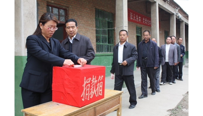 汶上縣次丘鎮(zhèn)西溫口小學(xué)為患有重型再生障礙性貧血的林凡策組織捐款活動