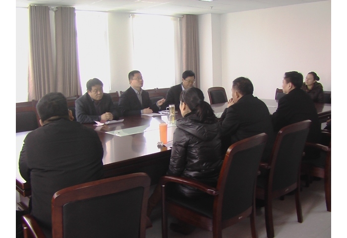 侯典峰歡送縣政協(xié)主席王金生等住汶濟(jì)寧市政協(xié)委員參加市政協(xié)十二屆二次會(huì)議