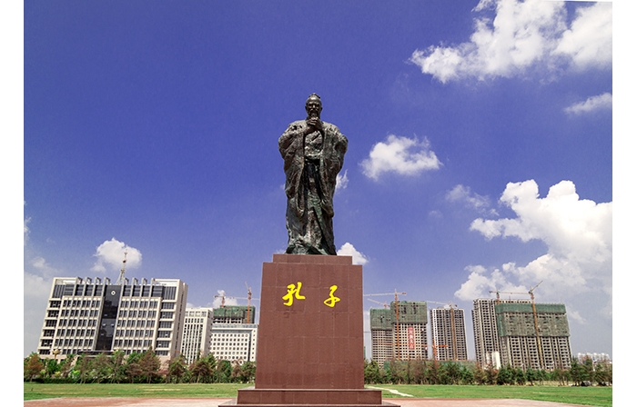 全國(guó)供銷合作總社黨組成員、理事會(huì)副主任駱琳來(lái)汶上縣視察供銷社工作