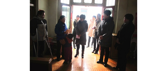 濟(jì)寧市婦聯(lián)王薇到汶上郭樓鎮(zhèn)王府莊村慰問(wèn)“孔孟之鄉(xiāng)十大孝星”