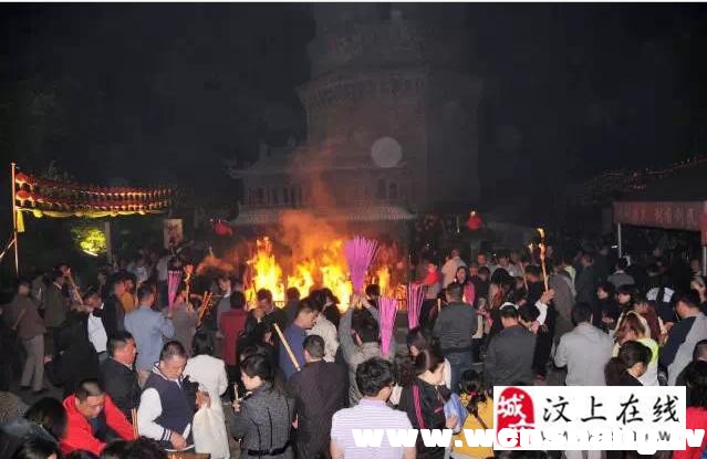 汶上寶相寺佛光神奇顯現(xiàn)，數(shù)萬游客有緣沐浴佛光