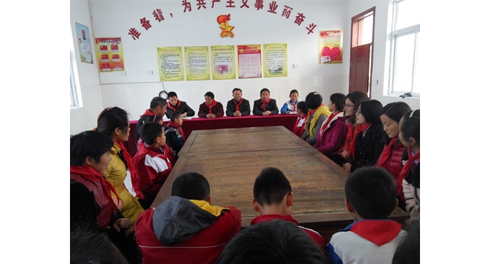 郭樓鎮(zhèn)陽壩小學少先大隊第一次例會暨少先隊隊室觀摩學習進行本文為汶上信息港轉載自互 ...
