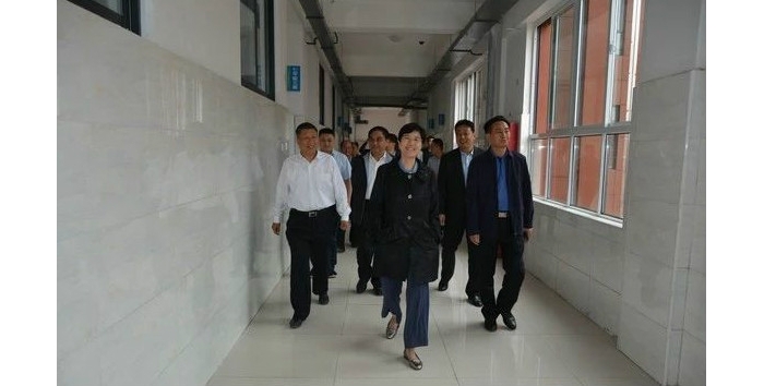 縣委書記李志紅、縣長李洪文視察調(diào)研教育工作