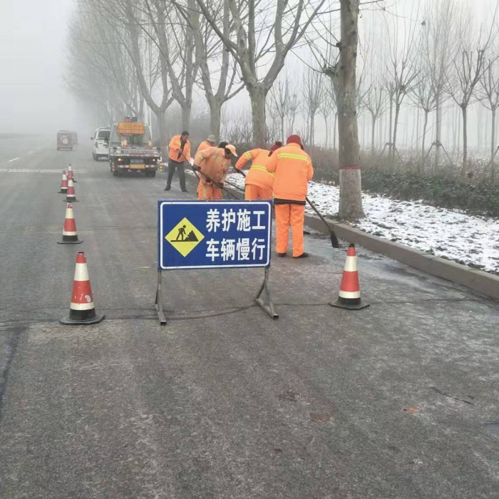 汶上縣人民政府 部門動態(tài) 除雪防滑保暢通，我們一直在路上