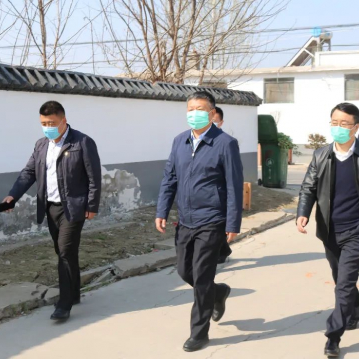 汶上縣人民政府 政務(wù)要聞 李洪文到南站鎮(zhèn)走訪貧困戶