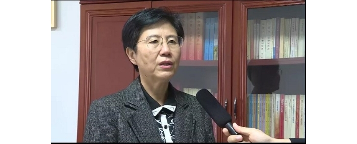 縣委書記李志紅、縣委副書記、縣長(zhǎng)李洪文參加人口普查登記并對(duì)人口普查工作提出要求
